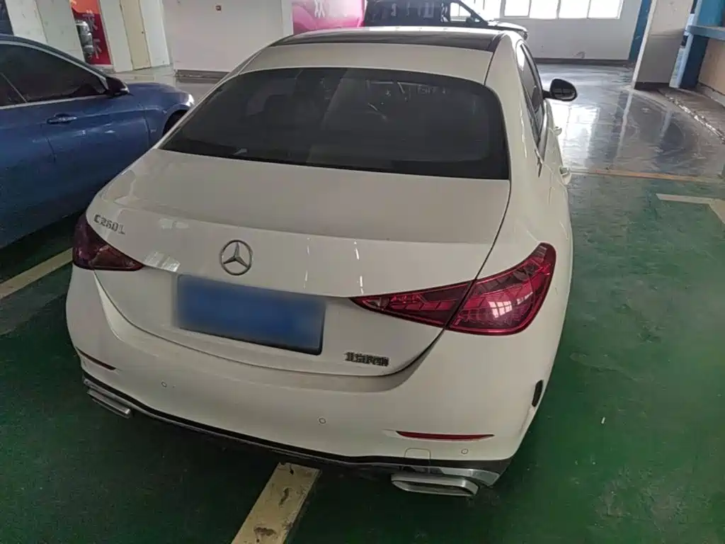 Mercedes-Benz C-Class — миниатюра 6