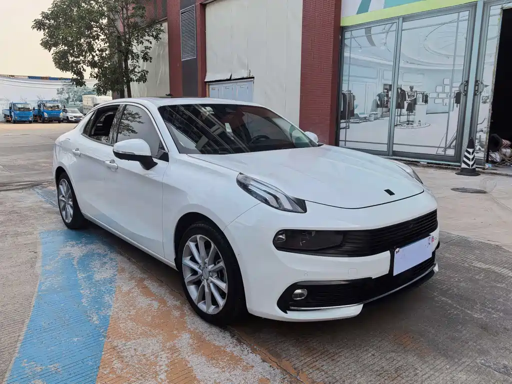 Lynk & Co 03 — миниатюра 3