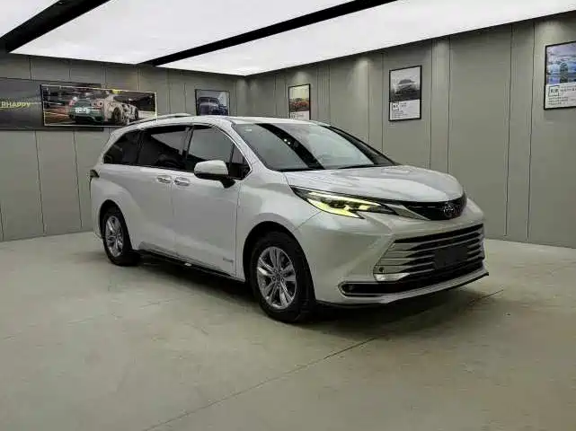 TOYOTA SIENNA