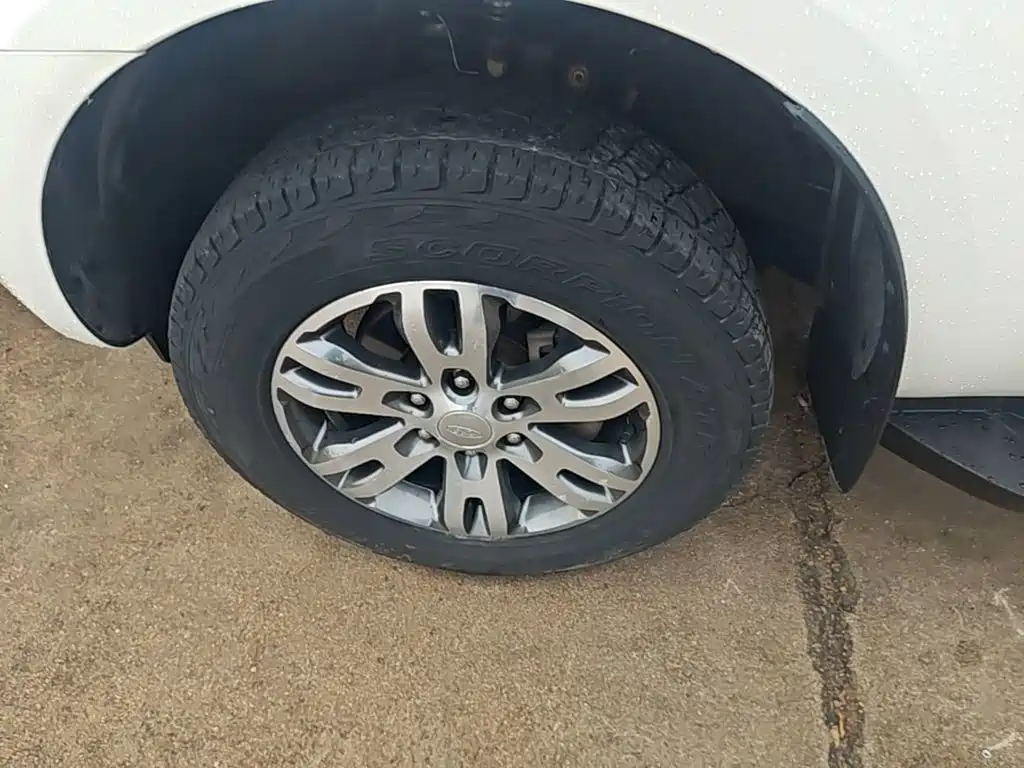 Ford Everest — миниатюра 23