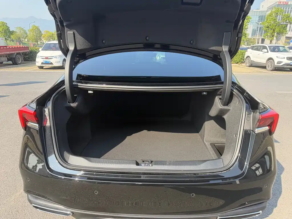 Buick LaCrosse — миниатюра 10