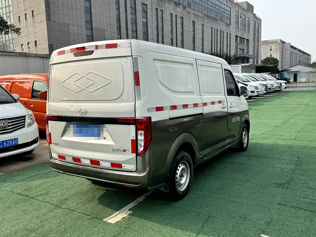 CHANGAN CROSS STAR V3