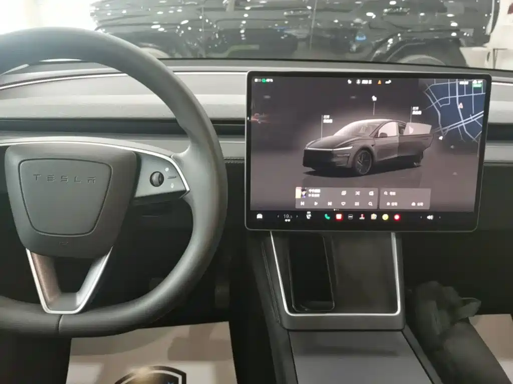 Tesla Model Y — миниатюра 14