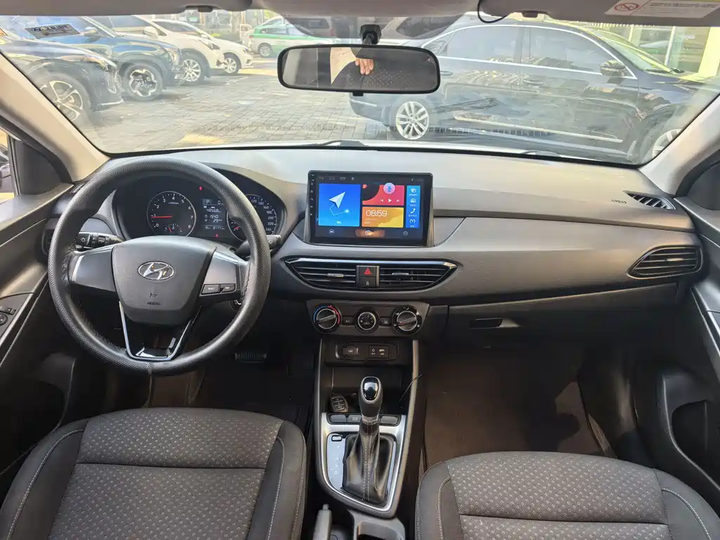 Hyundai Elantra — миниатюра 23