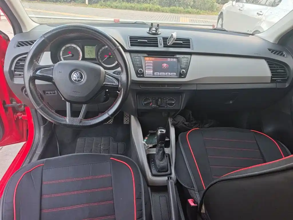 Skoda Fabia — миниатюра 10