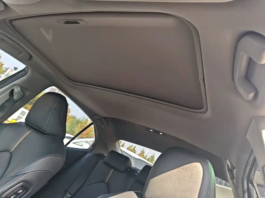 Toyota Camry — миниатюра 18