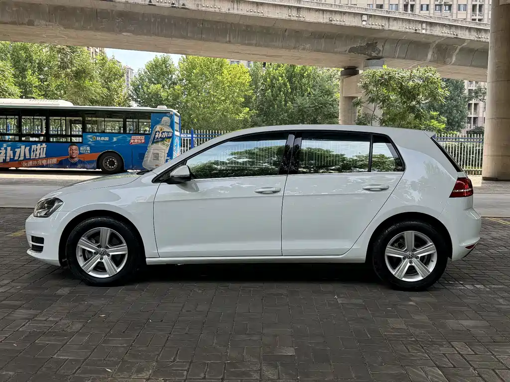 Volkswagen Golf — миниатюра 3
