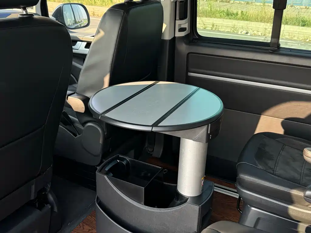 Volkswagen Multivan — миниатюра 32
