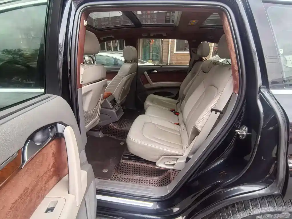 Audi Q7 — миниатюра 9