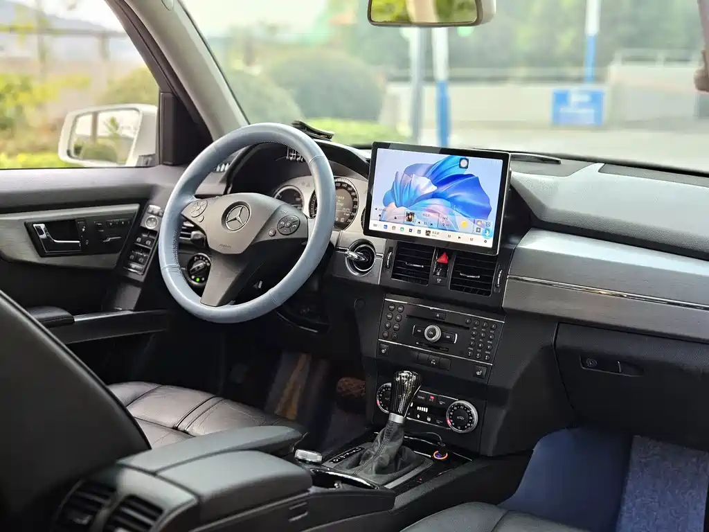 Mercedes-Benz GLK-Class (Import) — миниатюра 9
