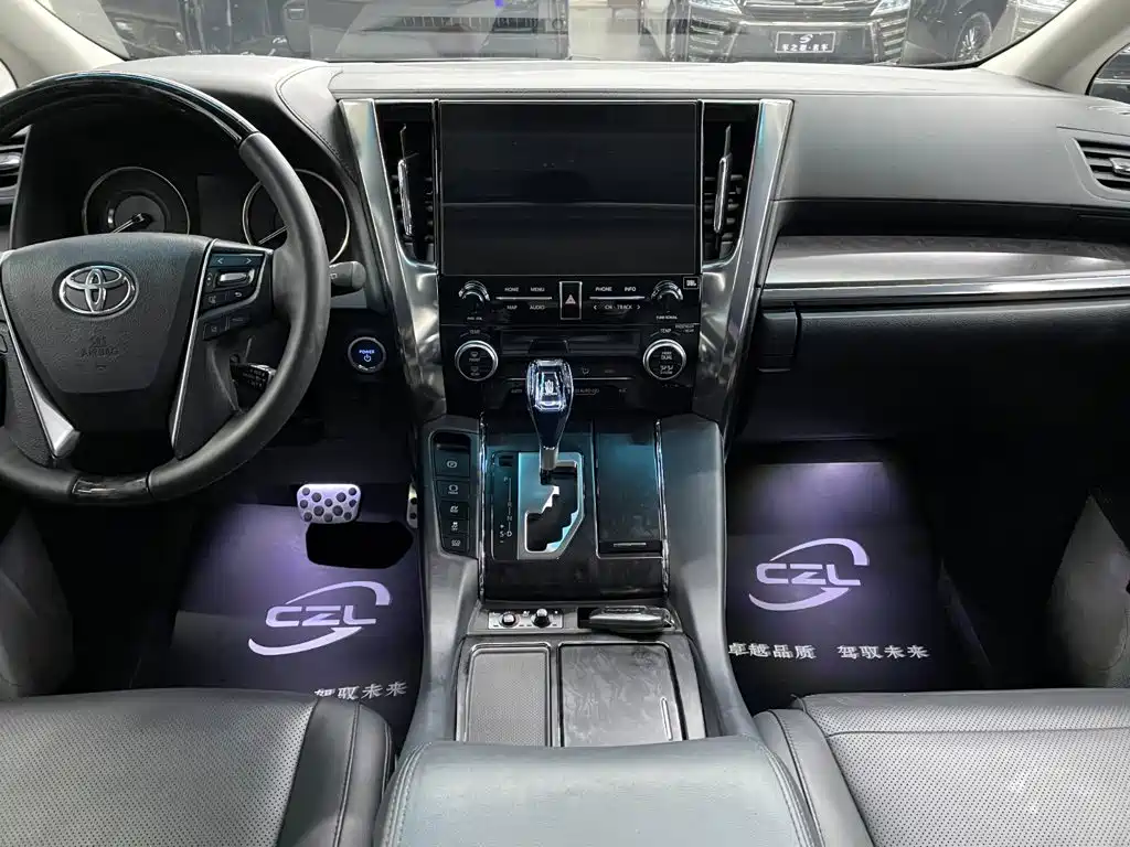 Toyota Vellfire — миниатюра 11