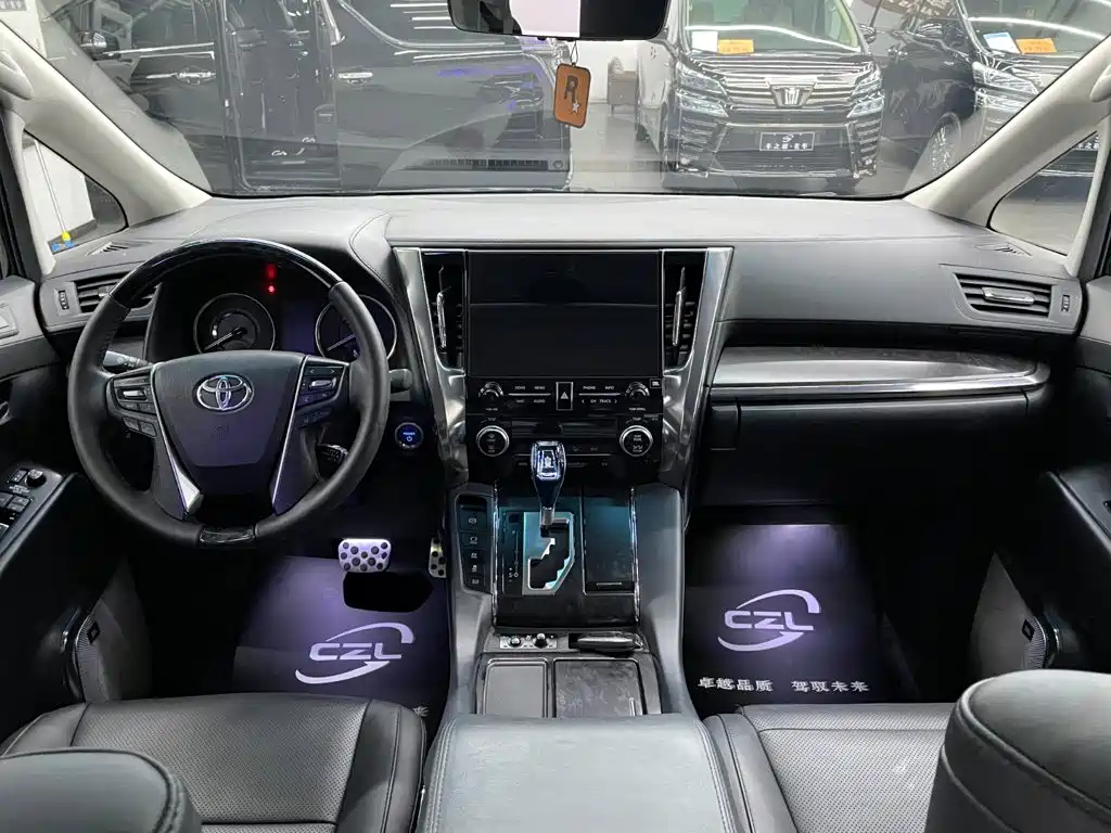 Toyota Vellfire — миниатюра 7