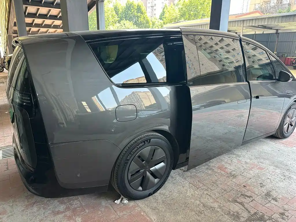 Li Auto Li MEGA — миниатюра 9