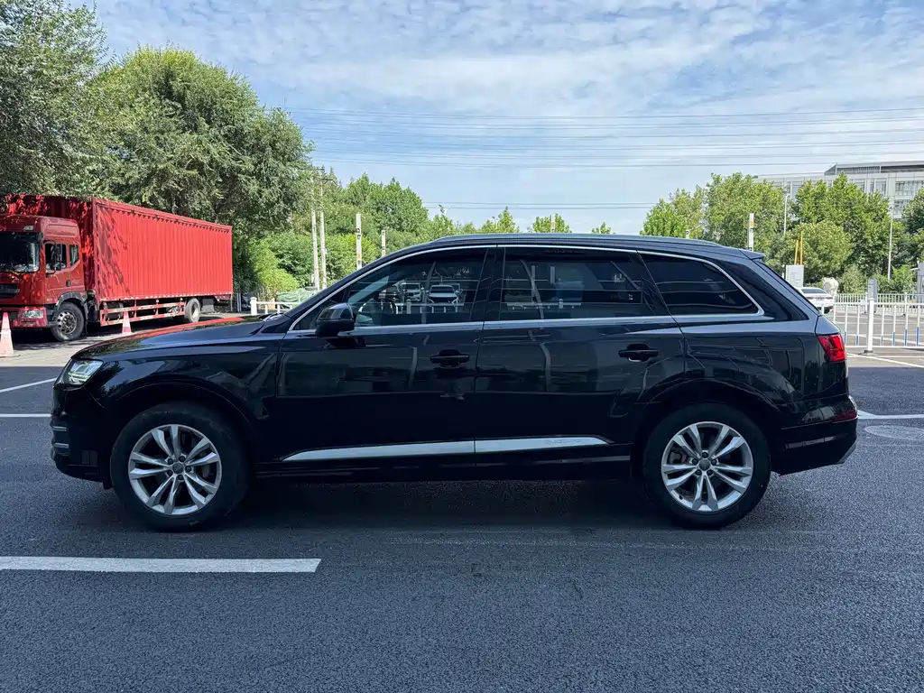 Audi Q7 — миниатюра 3