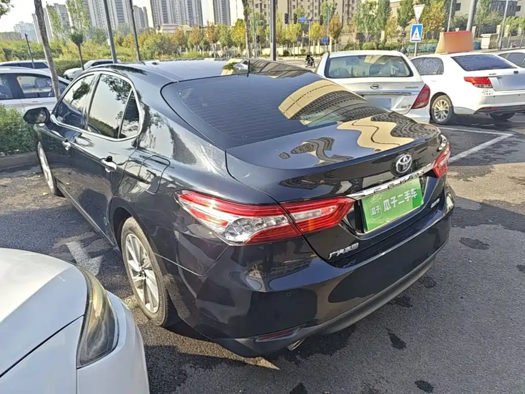 Toyota Camry — миниатюра 5