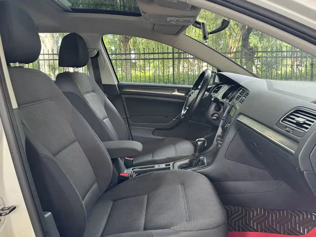 Volkswagen Golf — миниатюра 10