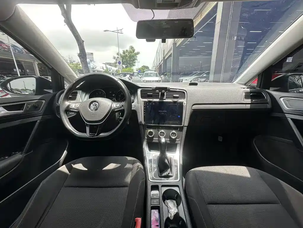 Volkswagen Golf — миниатюра 8