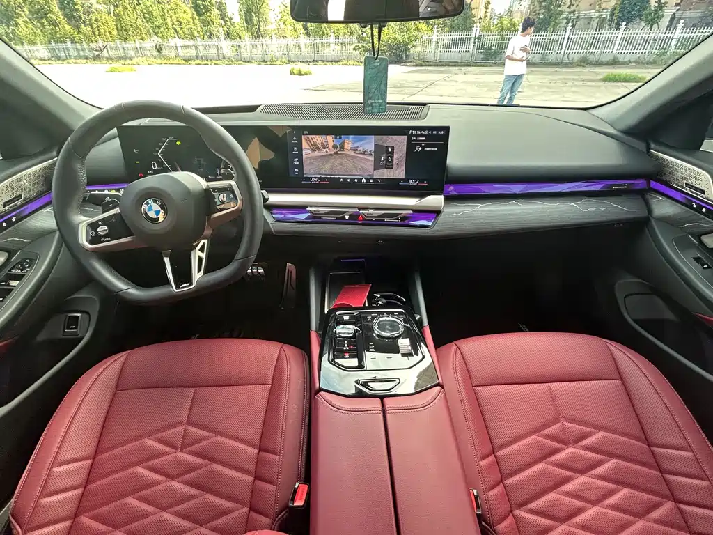 BMW 5 Series — миниатюра 9