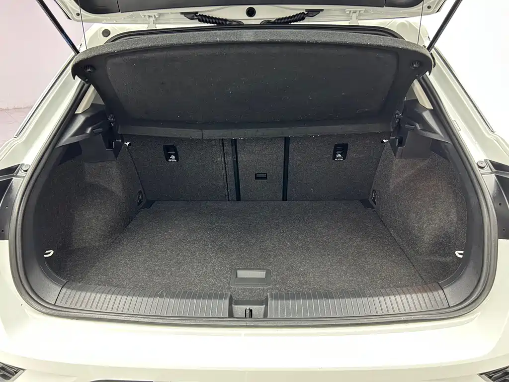 Volkswagen T-Roc — миниатюра 18