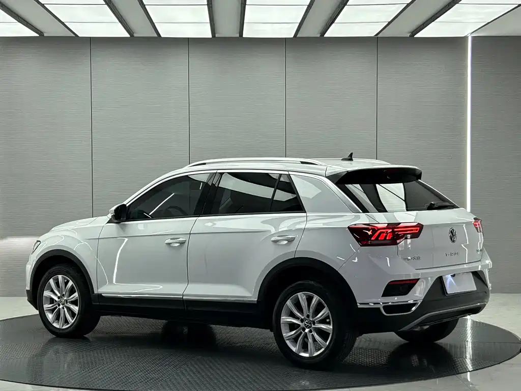Volkswagen T-Roc — миниатюра 3