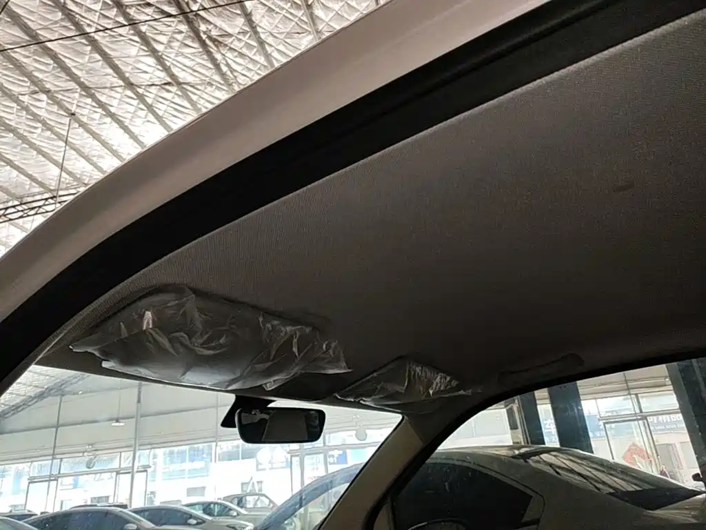 Wuling MINIEV — миниатюра 18