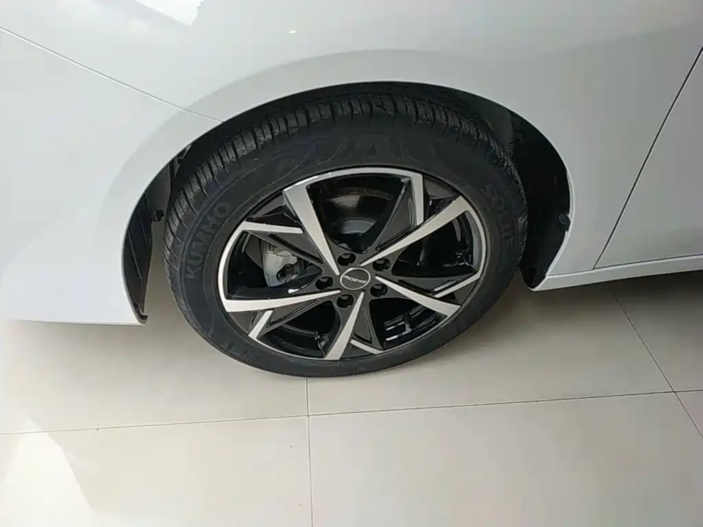 Roewe i5 — миниатюра 23