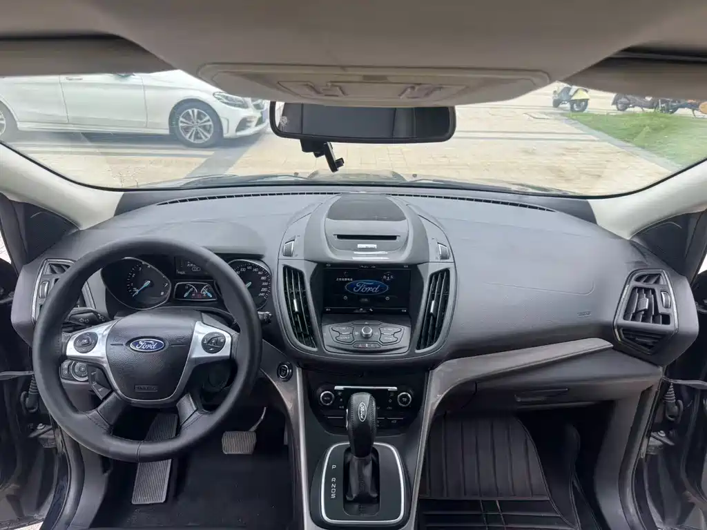 Ford Kuga — миниатюра 21
