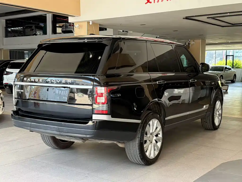 Land Rover Range Rover — миниатюра 8