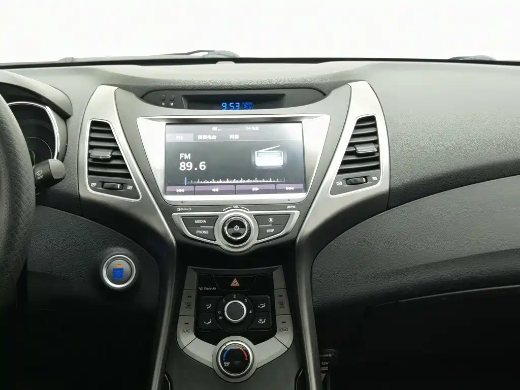 Hyundai Elantra Langdong — миниатюра 12