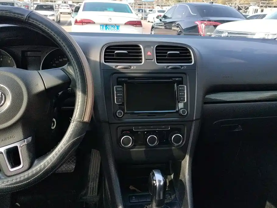 Volkswagen Golf — миниатюра 13