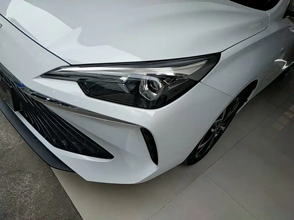 Roewe i5 — миниатюра 24