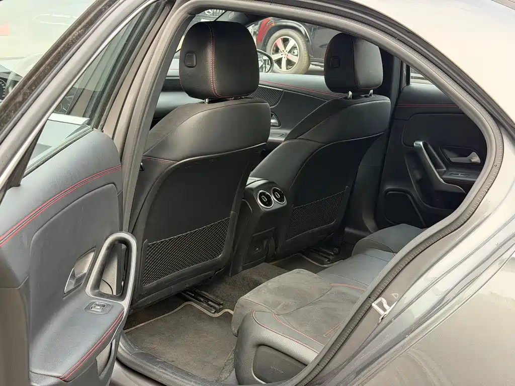 Mercedes-Benz A-Class — миниатюра 12