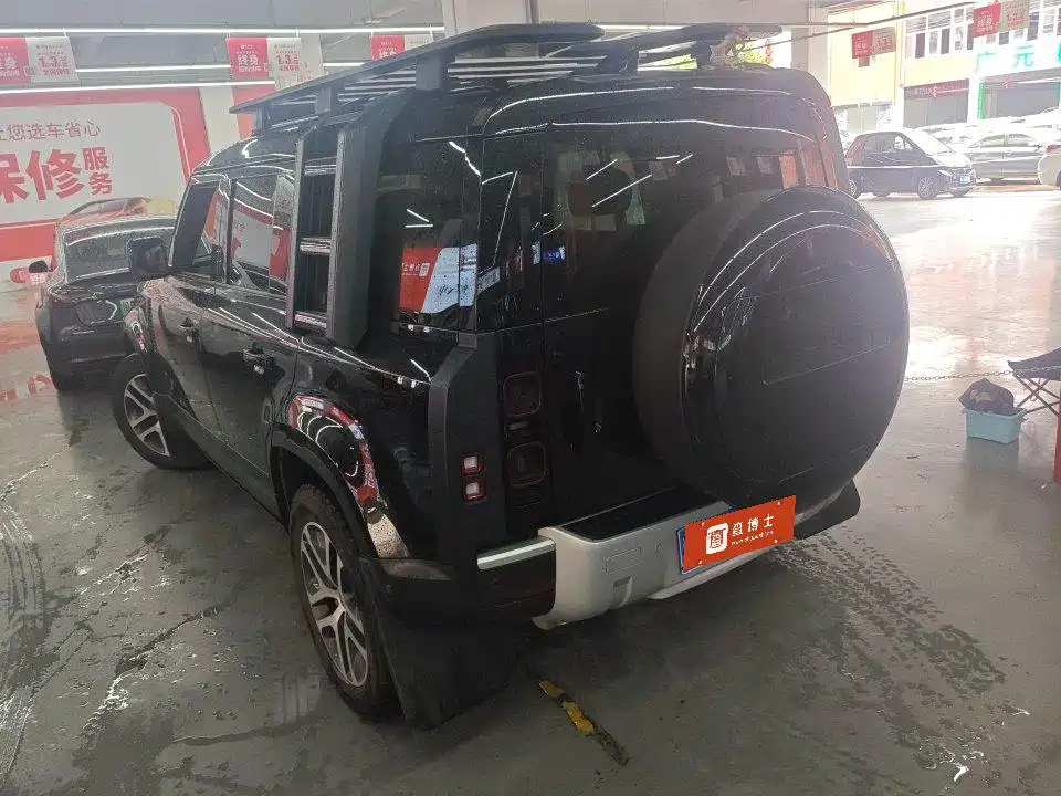Land Rover Defender — миниатюра 4