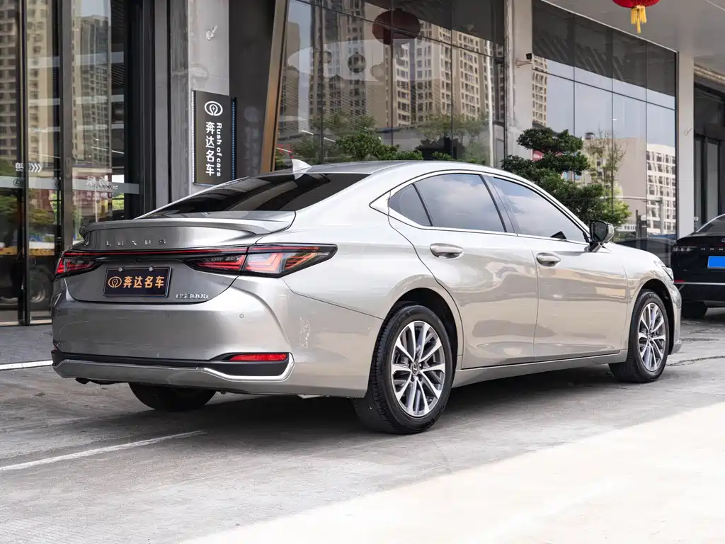Lexus ES — миниатюра 3