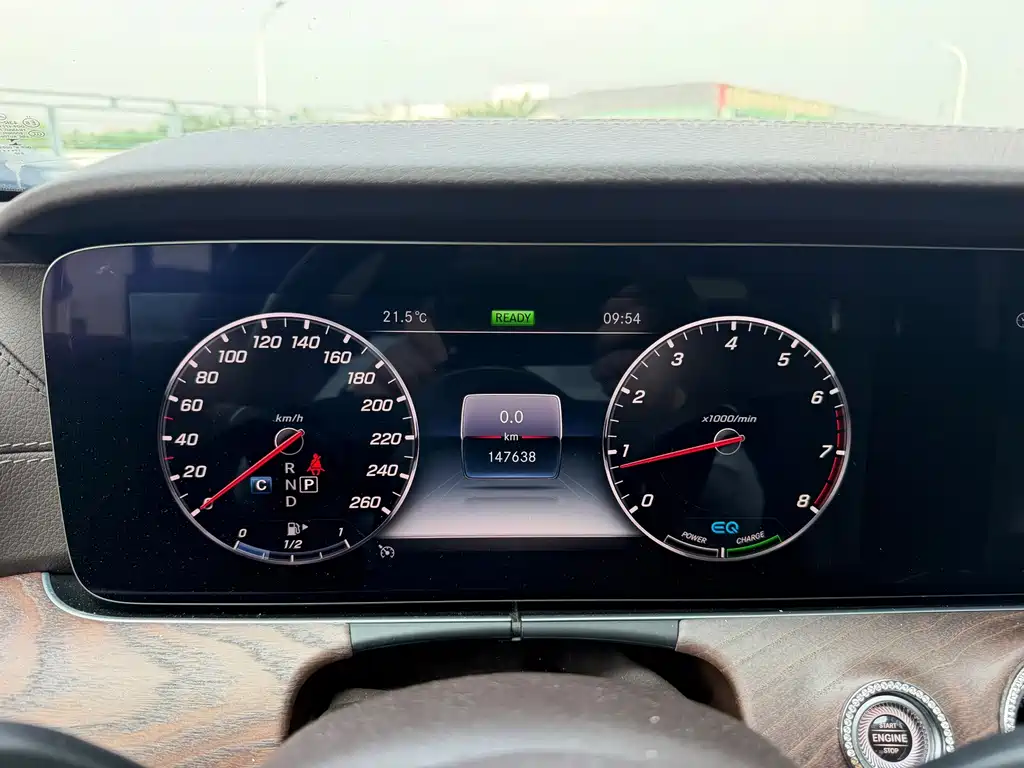 Mercedes-Benz E-Class — миниатюра 4