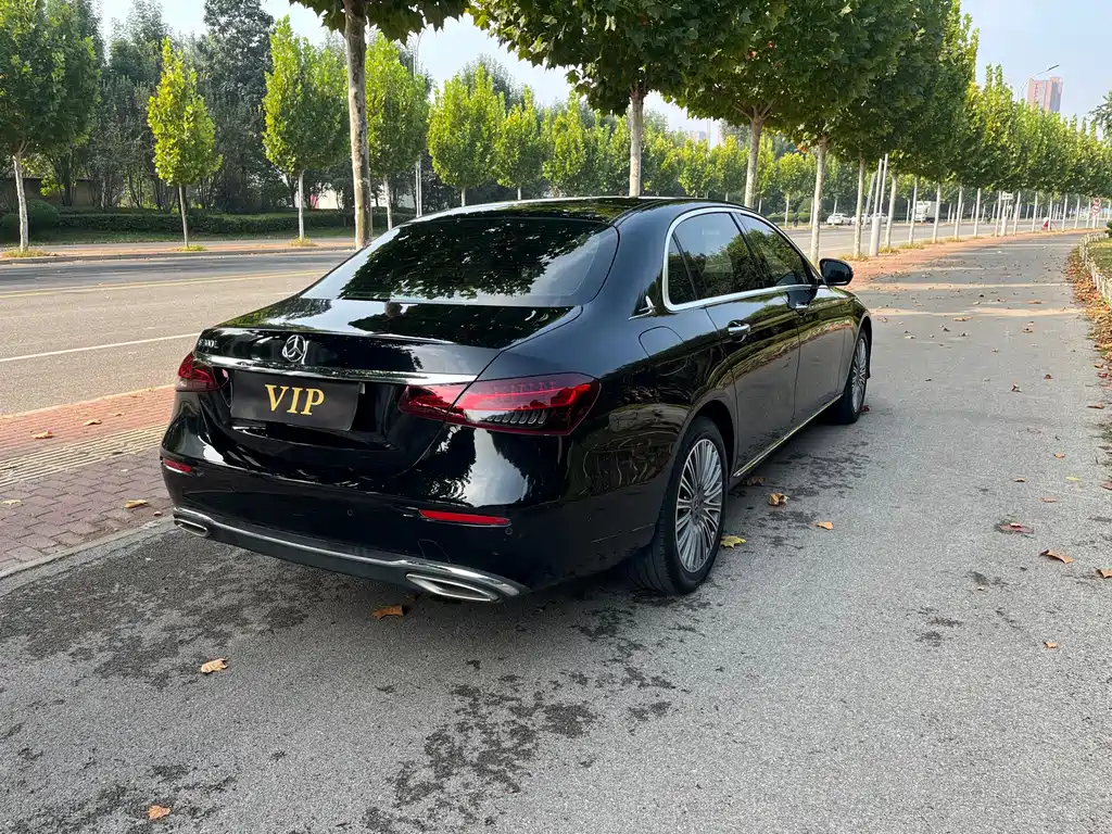 Mercedes-Benz E-Class — миниатюра 8