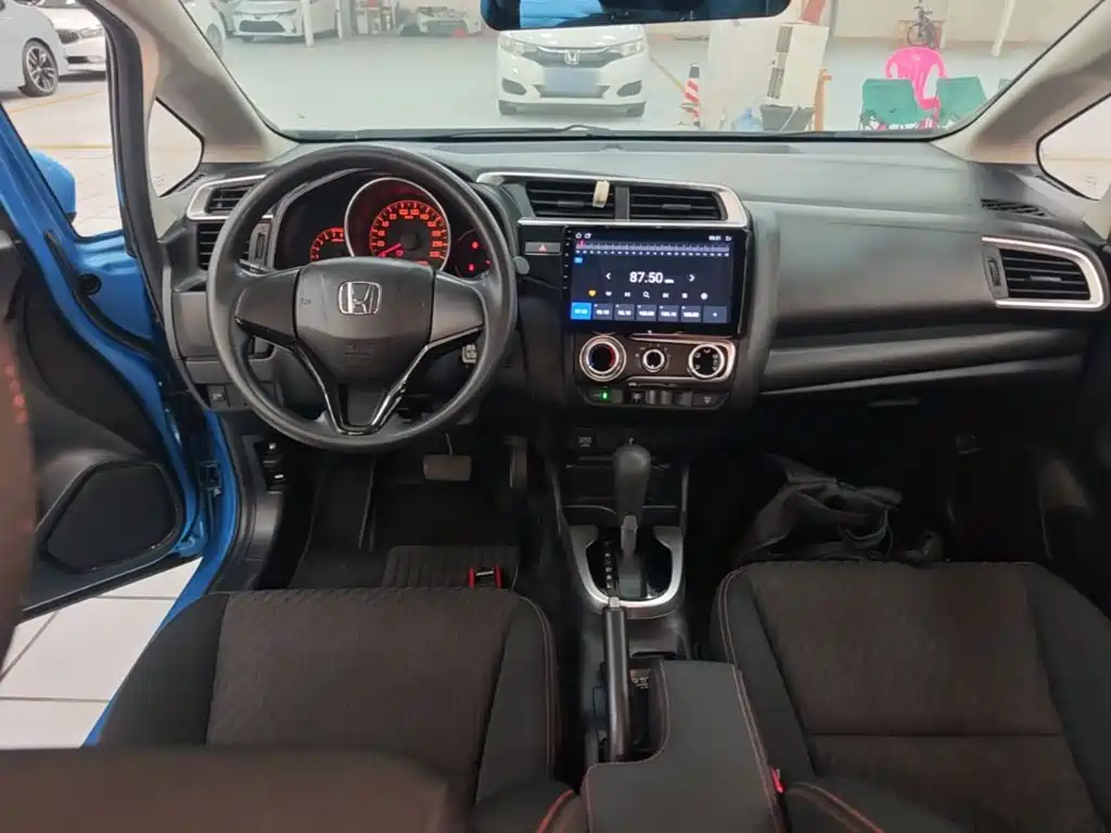 Honda Fit — миниатюра 10