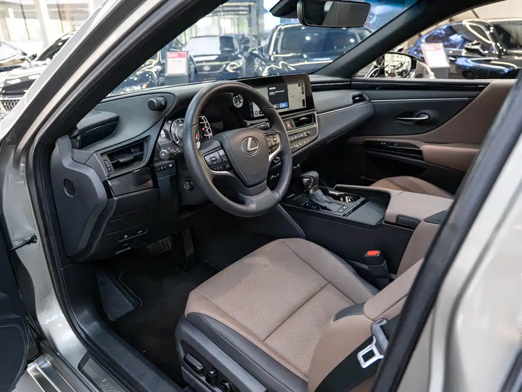 Lexus ES — миниатюра 9