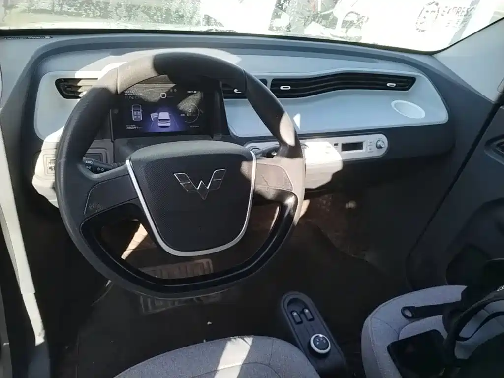 Wuling MINIEV — миниатюра 10