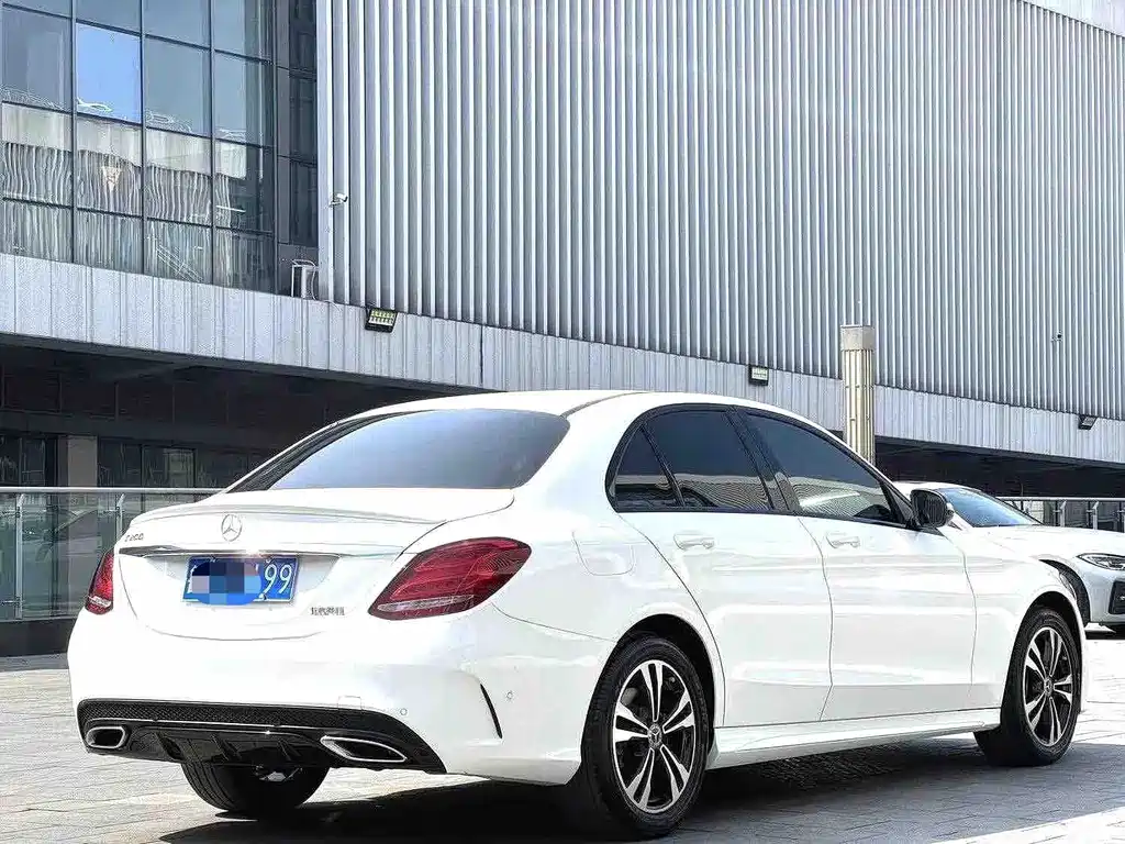 Mercedes-Benz C-Class — миниатюра 4
