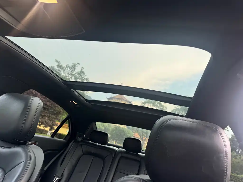 Lincoln Continental — миниатюра 11