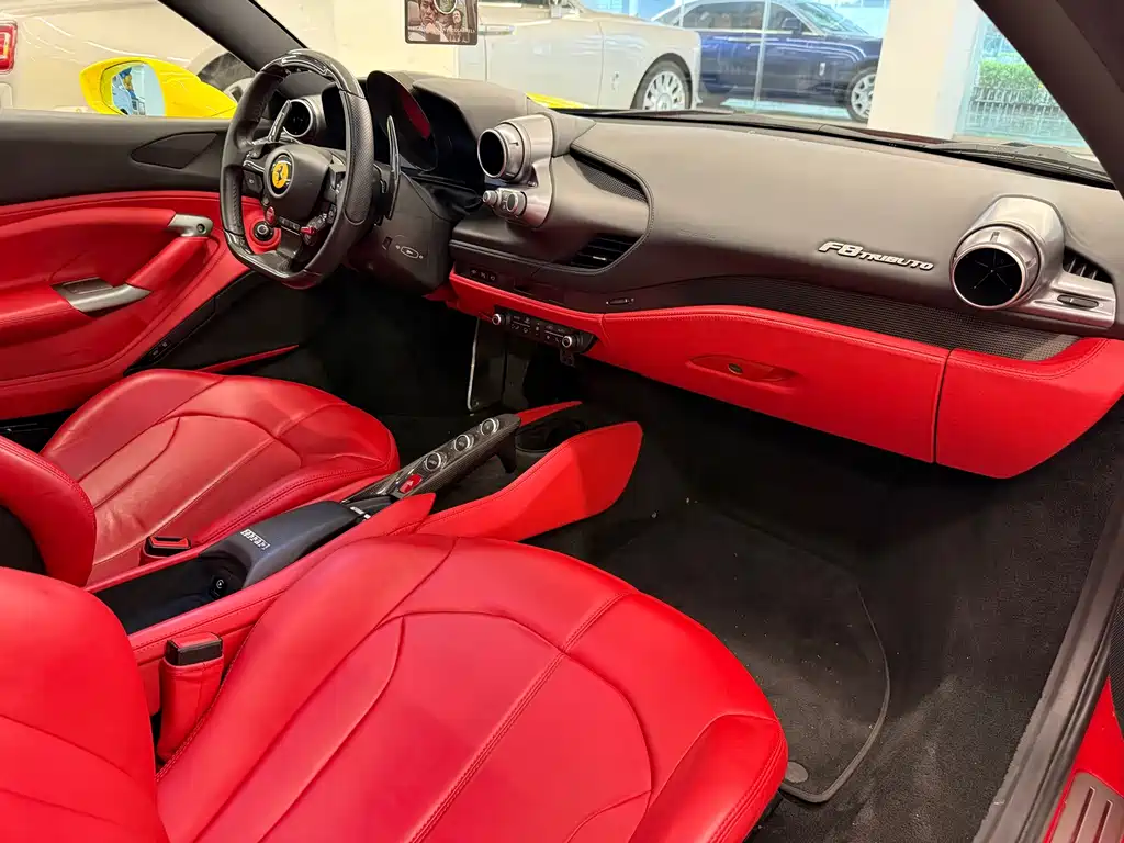Ferrari F8 — миниатюра 6
