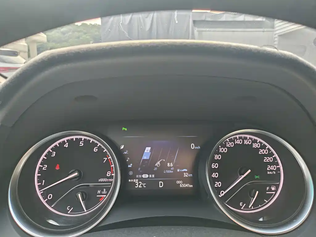 Toyota Camry — миниатюра 14