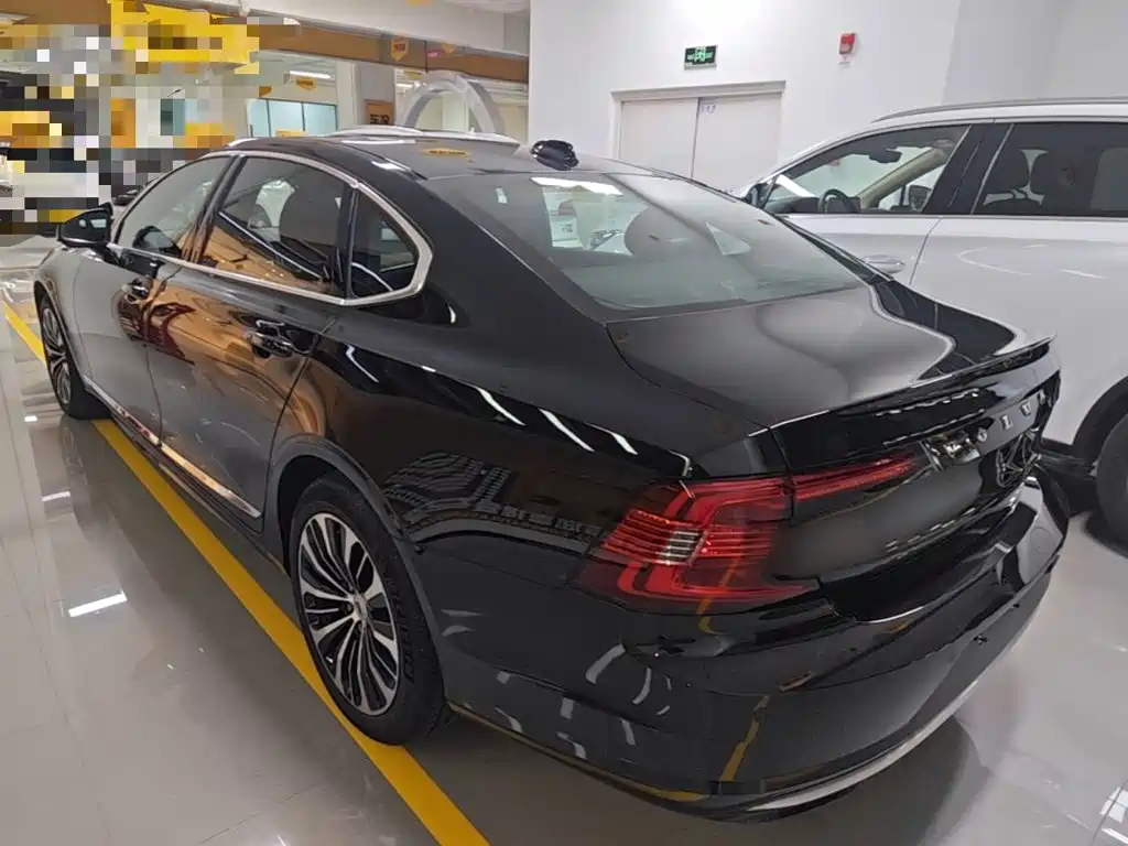 Volvo S90 — миниатюра 5