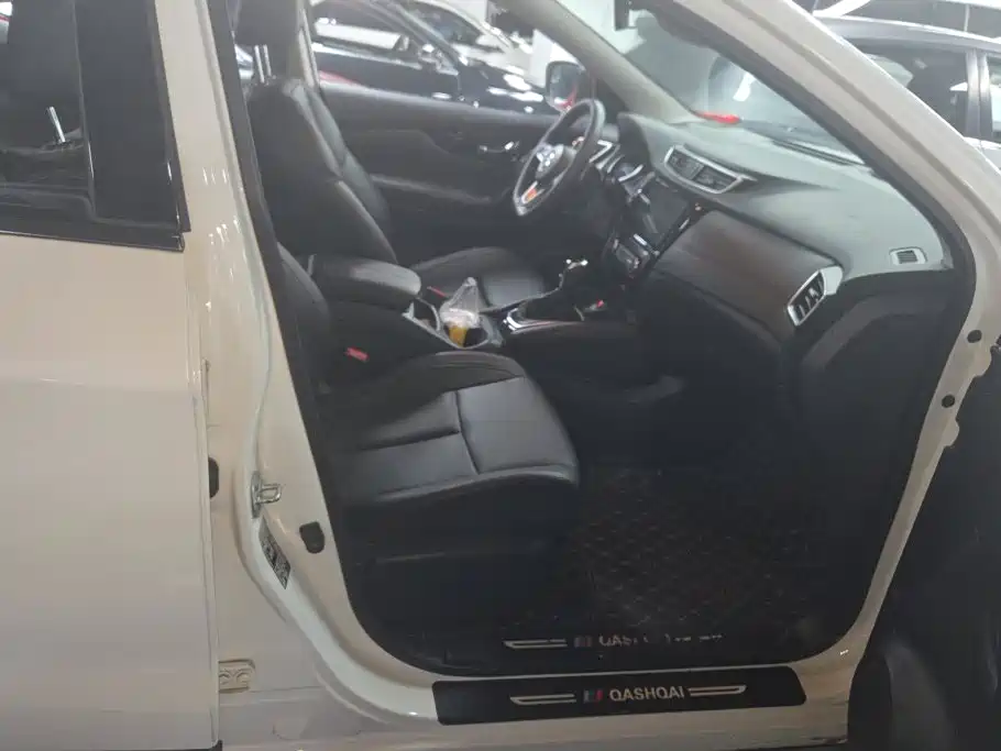 Nissan Qashqai — миниатюра 8