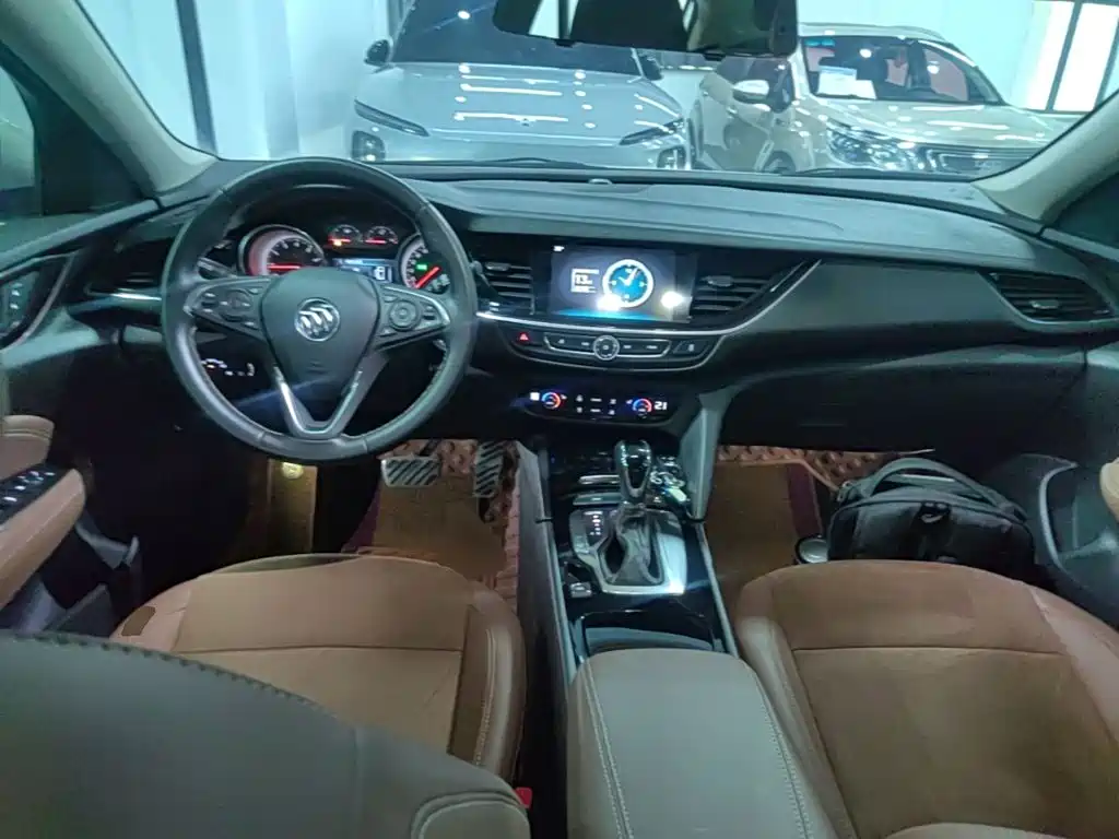 Buick Regal — миниатюра 10