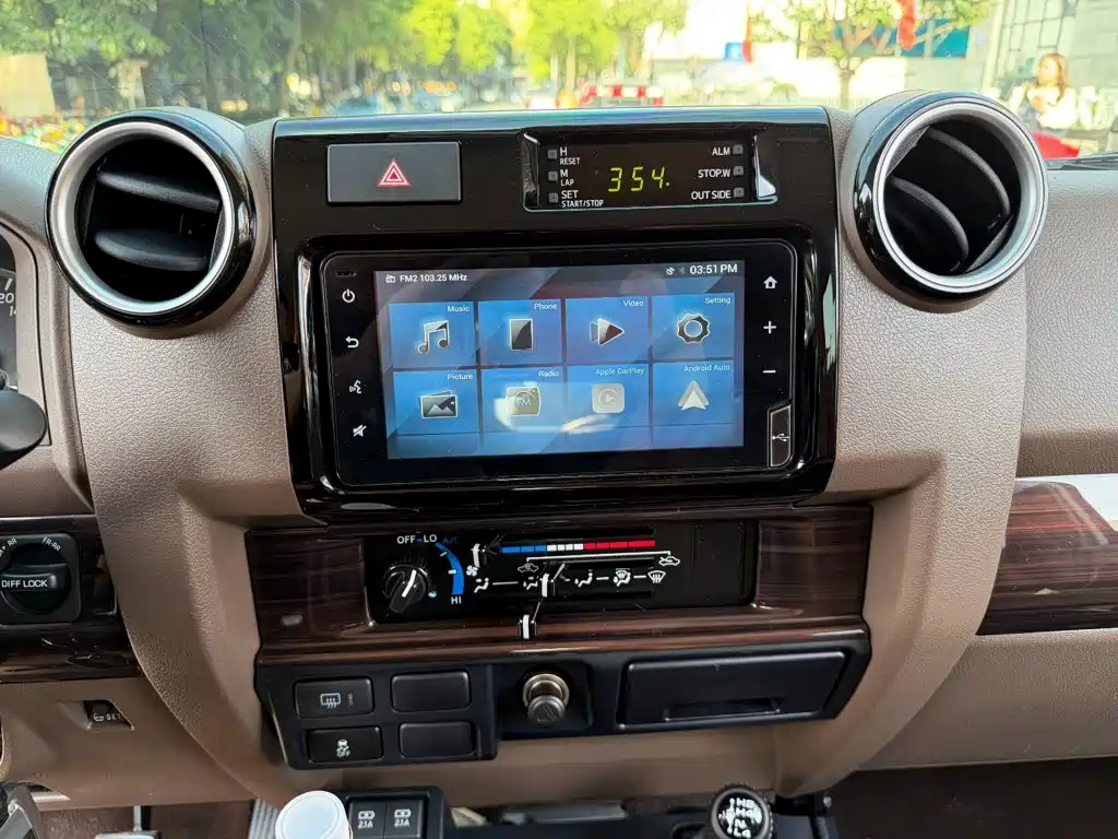 Toyota Land Cruiser — миниатюра 10