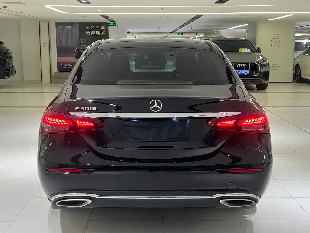 Mercedes-Benz E-Class — миниатюра 10