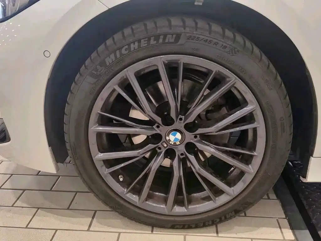 BMW 3 Series — миниатюра 14