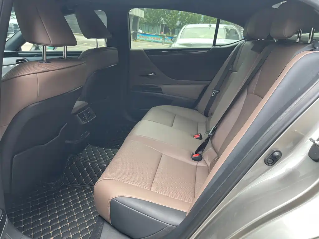 Lexus ES — миниатюра 19